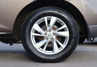 Подержанный автомобиль Nissan Murano Suv 2011 года (9 фото)