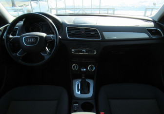 Подержанный автомобиль Audi Q3 2012 года (14 фото)