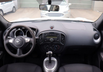 Подержанный автомобиль Nissan Juke 2013 года (12 фото)