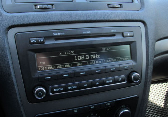 Подержанный автомобиль Skoda Octavia Liftback 2010 года (15 фото)