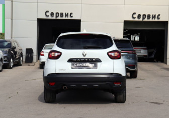 Подержанный автомобиль Renault Kaptur 2016 года (6 фото)