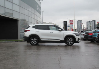 Подержанный автомобиль Kia Seltos 2020 года (4 фото)
