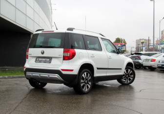 Подержанный автомобиль Skoda Yeti 2015 года (5 фото)