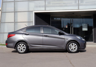 Подержанный автомобиль Hyundai Solaris Sedan 2011 года (4 фото)