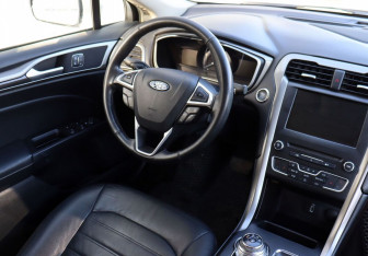Подержанный автомобиль Ford Fusion (North America) 2016 года (12 фото)