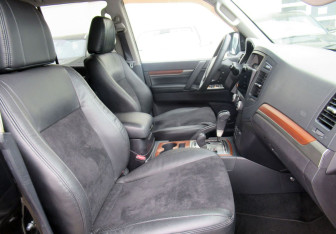 Подержанный автомобиль Mitsubishi Pajero 2008 года (10 фото)