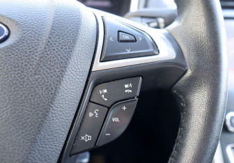 Подержанный автомобиль Ford Fusion (North America) 2016 года (17 фото)