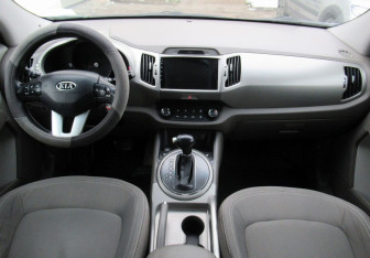 Подержанный автомобиль Kia Sportage 2011 года (12 фото)