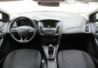 Подержанный автомобиль Ford Focus Hatchback 2018 года (13 фото)