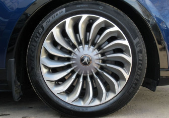 Подержанный автомобиль Voyah Free 2022 года (9 фото)