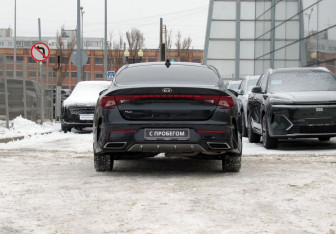 Подержанный автомобиль Kia K5 2020 года (6 фото)