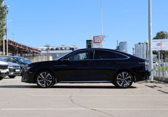 Подержанный автомобиль Chery Arrizo 8 2023 года (8 фото)
