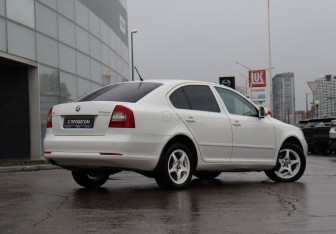 Подержанный автомобиль Skoda Octavia Liftback 2011 года (5 фото)