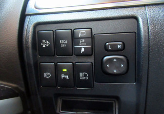 Подержанный автомобиль Toyota Land Cruiser Suv 2020 года (18 фото)