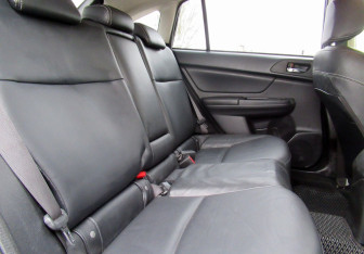 Подержанный автомобиль Subaru Impreza Hatchback 2013 года (17 фото)