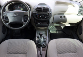 Подержанный автомобиль LADA (ВАЗ) Kalina Wagon 2011 года (12 фото)