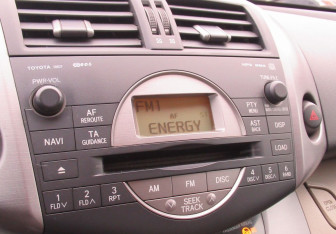 Подержанный автомобиль Toyota RAV4 2008 года (15 фото)