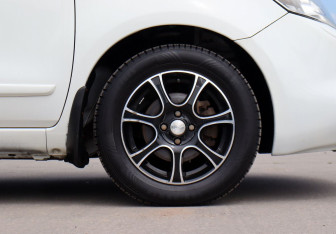 Подержанный автомобиль Nissan Note 2013 года (9 фото)