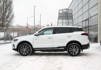 Подержанный автомобиль Geely Atlas Pro 2023 года (8 фото)