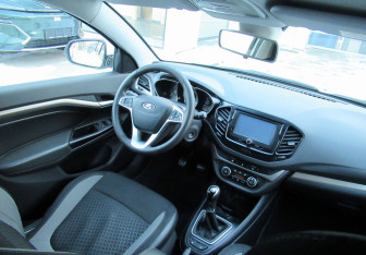 Подержанный автомобиль LADA (ВАЗ) Vesta Wagon 2018 года (12 фото)