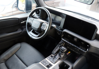 Подержанный автомобиль Toyota Land Cruiser Prado 2024 года (13 фото)
