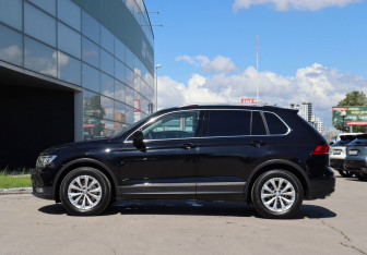 Подержанный автомобиль Volkswagen Tiguan 2018 года (8 фото)