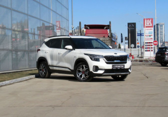 Подержанный автомобиль Kia Seltos 2020 года (3 фото)