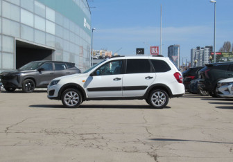 Подержанный автомобиль LADA (ВАЗ) Kalina Wagon 2016 года (8 фото)