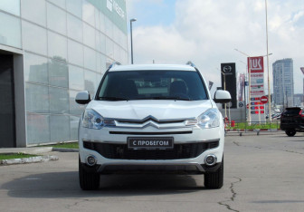 Подержанный автомобиль Citroen C-Crosser 2011 года (2 фото)