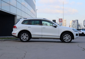 Подержанный автомобиль Volkswagen Touareg 2013 года (4 фото)