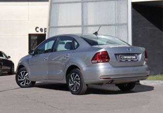 Подержанный автомобиль Volkswagen Polo Sedan 2018 года (5 фото)