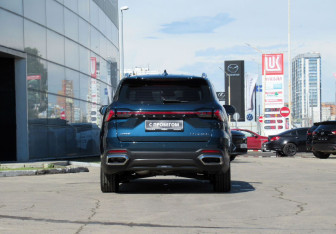 Подержанный автомобиль Geely Okavango 2023 года (6 фото)