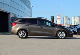 Подержанный автомобиль Kia Ceed Wagon 2017 года (4 фото)