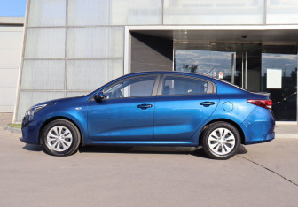Подержанный автомобиль Kia Rio Sedan 2022 года (8 фото)