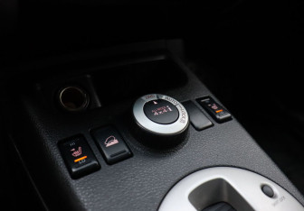 Подержанный автомобиль Nissan X-Trail 2008 года (17 фото)