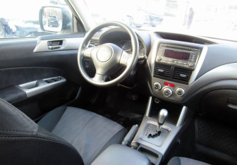 Подержанный автомобиль Subaru Forester Suv 2008 года (14 фото)