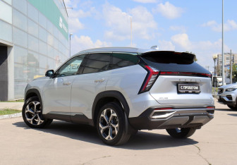 Подержанный автомобиль Geely Atlas 2024 года (7 фото)