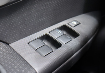 Подержанный автомобиль Nissan Note 2013 года (12 фото)