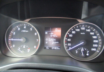 Подержанный автомобиль Hyundai Elantra Sedan 2017 года (17 фото)