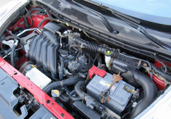 Подержанный автомобиль Nissan Juke 2011 года (10 фото)