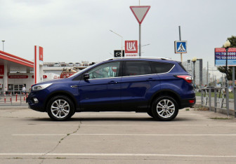 Подержанный автомобиль Ford Kuga 2017 года (8 фото)