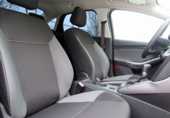 Подержанный автомобиль Ford Focus Sedan 2012 года (15 фото)