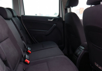Подержанный автомобиль Skoda Yeti 2014 года (11 фото)