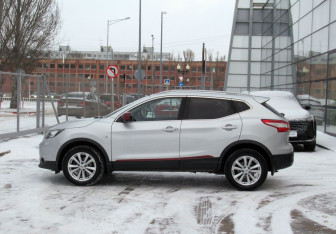 Подержанный автомобиль Nissan Qashqai 2017 года (8 фото)