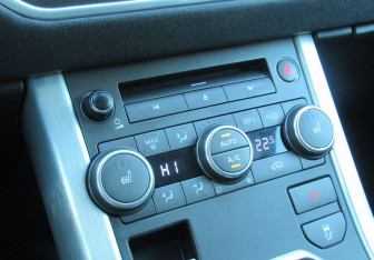 Подержанный автомобиль Land Rover Range Rover Evoque 2014 года (18 фото)