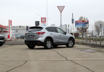 Подержанный автомобиль Mazda CX-5 2015 года (5 фото)