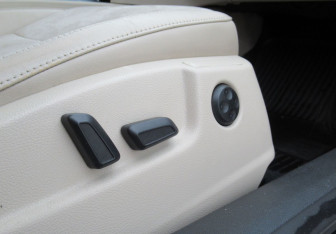 Подержанный автомобиль Skoda Superb Wagon 2012 года (12 фото)