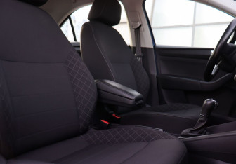 Подержанный автомобиль Skoda Rapid Liftback 2021 года (17 фото)