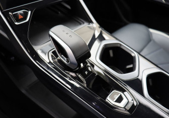 Подержанный автомобиль Geely Atlas 2024 года (19 фото)