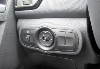 Подержанный автомобиль Chery Tiggo 3 2017 года (18 фото)